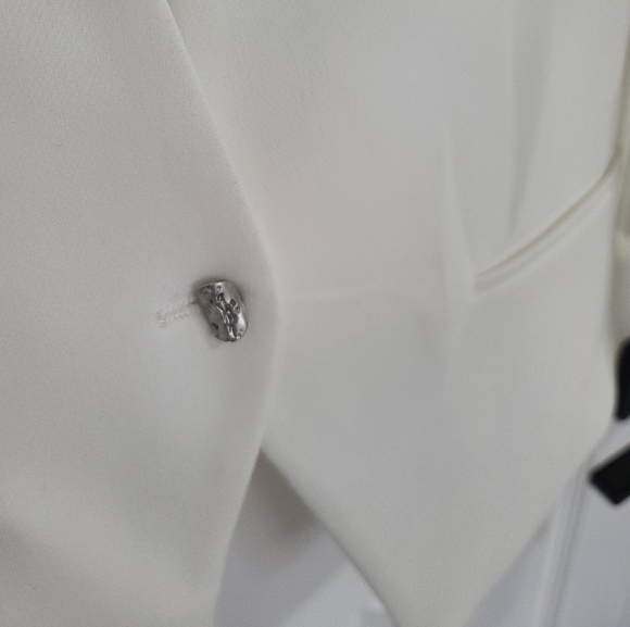 BLANKNYC White Blazer - Picture 3 of 7